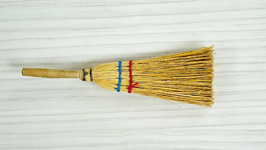 Vastu tips For Broom