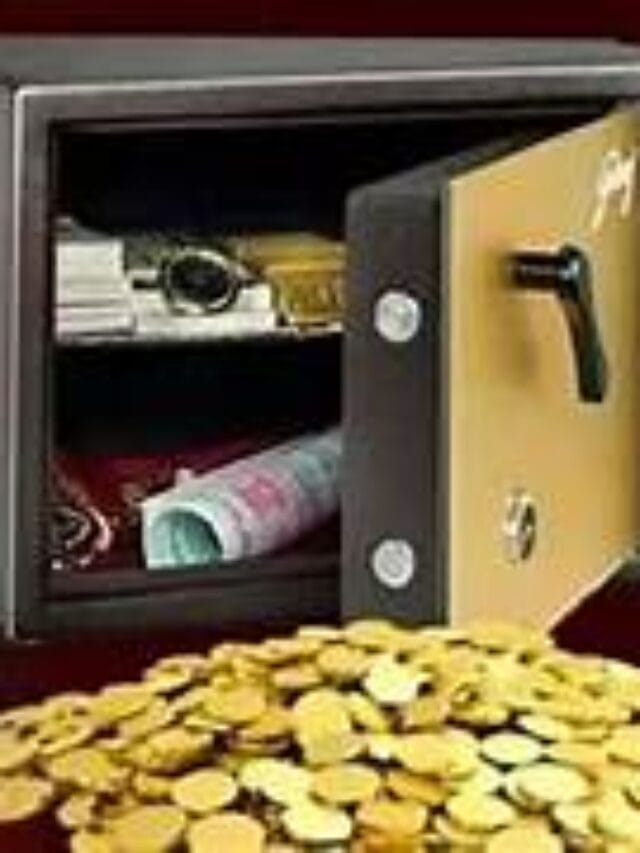 Vastu Tips- किस दिशा में रखें तिजोरी ताकि ना हो धन की कमी