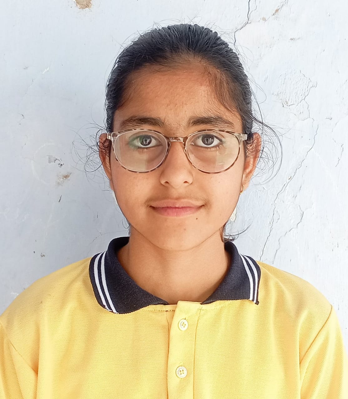 Rajasthan 10th Result 2024 Sikar Topper: मिलिए सीकर जिले के 10वीं टॉपर से, इन स्टूडेंट्स ने जिले का बढ़ाया गौरव Rajasthan 10th Result 2024 Sikar Topper: राजस्थान 10वीं का रिजल्ट आ चुका है। इस बार सीकर जिला के कई बच्चों ने बढ़िया नंबर लाकर जिला व स्कूल का गौरव बढ़ाया है। पीएमश्री महात्मा गांधी राजकीय अंग्रेजी माध्यम विद्यालय गोकुलपुरा ने इस बार 100 प्रतिशत रिजल्ट दिया है। वहीं, महात्मा गॉंधी राजकीय स्कूल कूदन की छात्रा लक्षिता ने 10वीं बोर्ड परीक्षा 2024 में जिले में टॉप किया है।