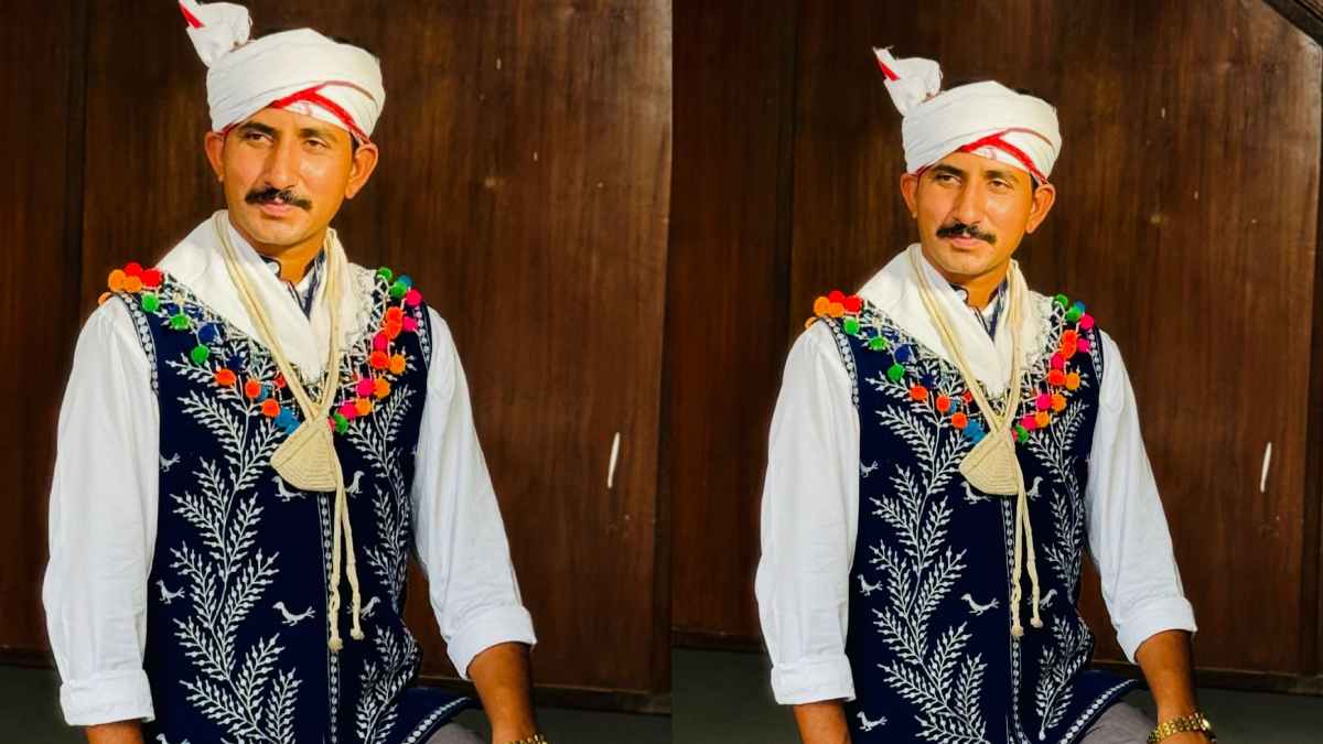 राजस्थानी पोशाक में ऊंट पर बैठ संसद पहुंचा ये युवा सांसद, लोग बोले- राजस्थान की आन बान शान- Rajkumar Roat News Rajkumar Roat Latest Photo