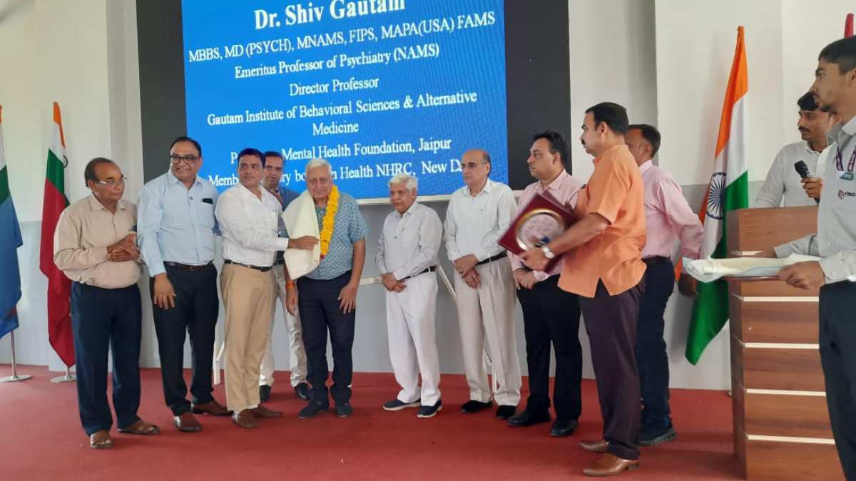 Mental Health: मानसिक स्वास्थ्य पर सीकर में कार्यक्रम आयोजित, प्रिंस एजुहब और FM Sikar बना "अनमोल जिंदगी" का हिस्सा mental health progrram in sikar