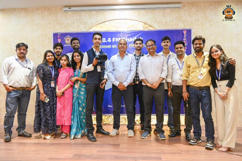 88.4 FM Dhadak: अब नीमकाथाना भी सुनेगा 'अपनी बात', 88.4 एफएम धड़क की शानदार शुरुआत, देखें कार्यक्रम की झलकियां- Photos FM dhadak 88.4 neem ka thana 2