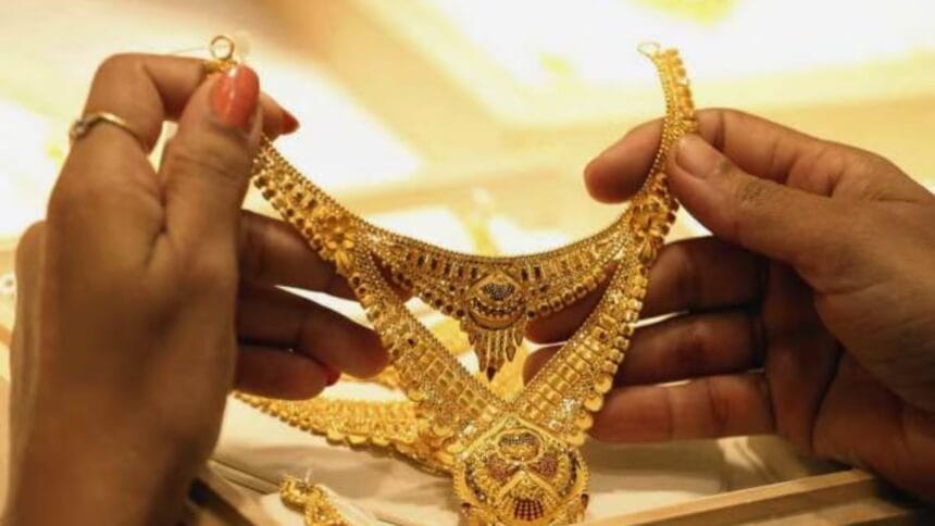Gold Price 2025: फेस्टिव सीजन में सोने की चांदी! दिल्ली में दाम ₹1.3 लाख पार, जानिए क्या है निवेश का सही मौका