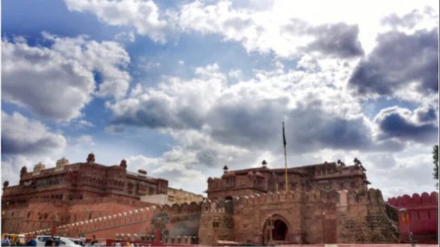 Rajasthan Weather Update: गर्मी और सर्दी एक साथ! बाड़मेर में पारा चढ़ा, सीकर में ठंडक — जानिए आज का मौसम कैसा रहेगा