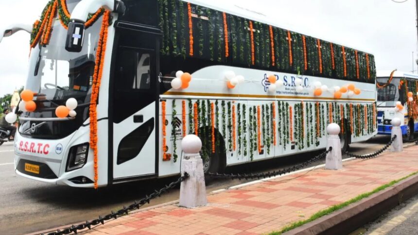 roadways ac bus catering 1759631435 - FM SIKAR News