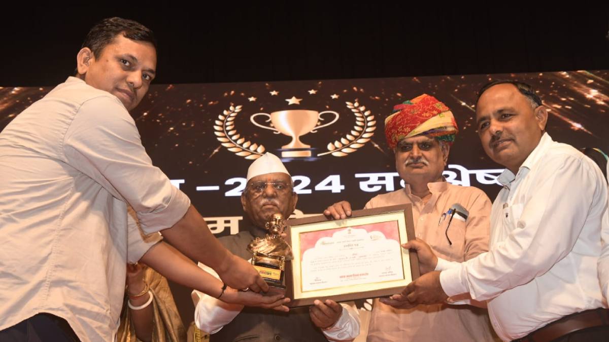 Sikar Nagar Parishad: स्वच्छता सर्वेक्षण 2024 में सीकर नगर परिषद ने पूरे राजस्थान में हासिल किया पहला स्थान, राज्यपाल ने किया सम्मानित
