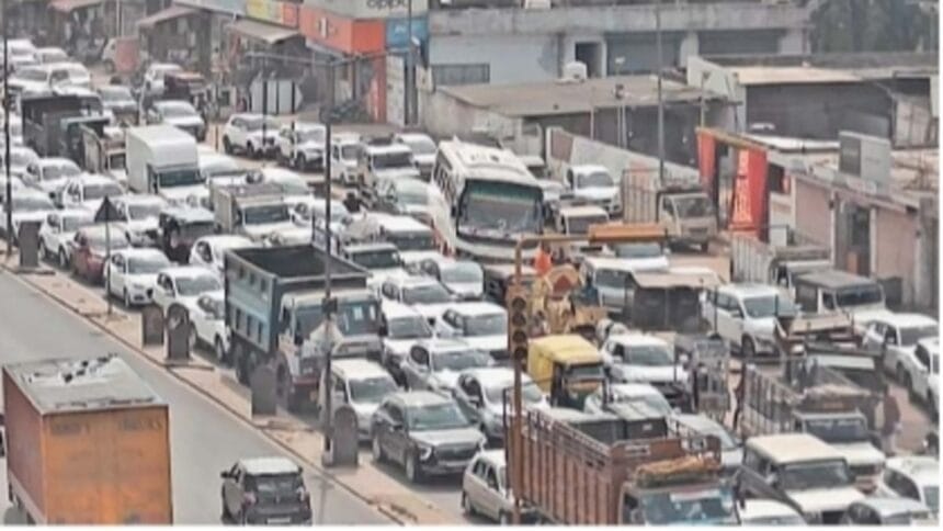 Sikar News: सीकर मोचीवाड़ा में बड़ा बदलाव: नगर परिषद ने शुरू कराया सड़क चौड़ीकरण, अतिक्रमण हटाने का नोटिस जारी