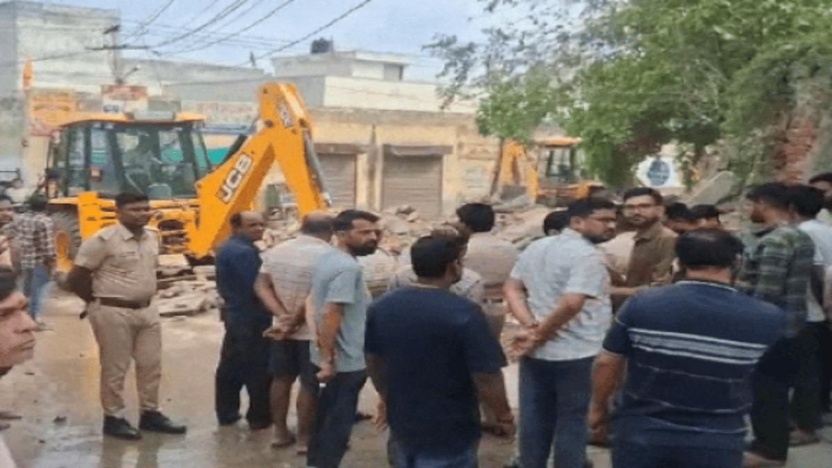 sikar road demolition protest